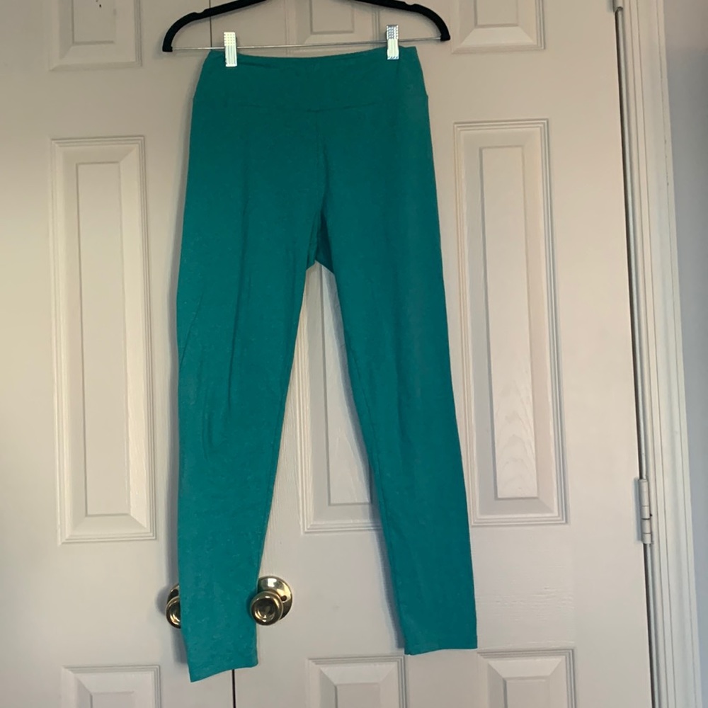 Blue-green leggings